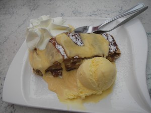 appfelstrudel is indeed a good thing